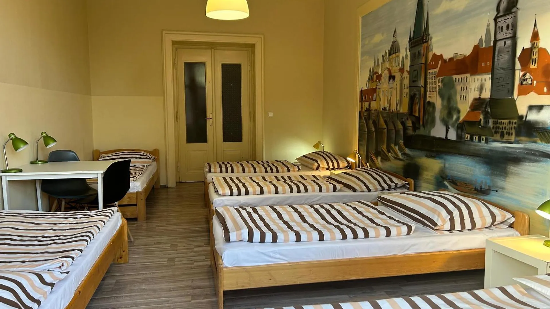Hostel Downtown Prague 0*,